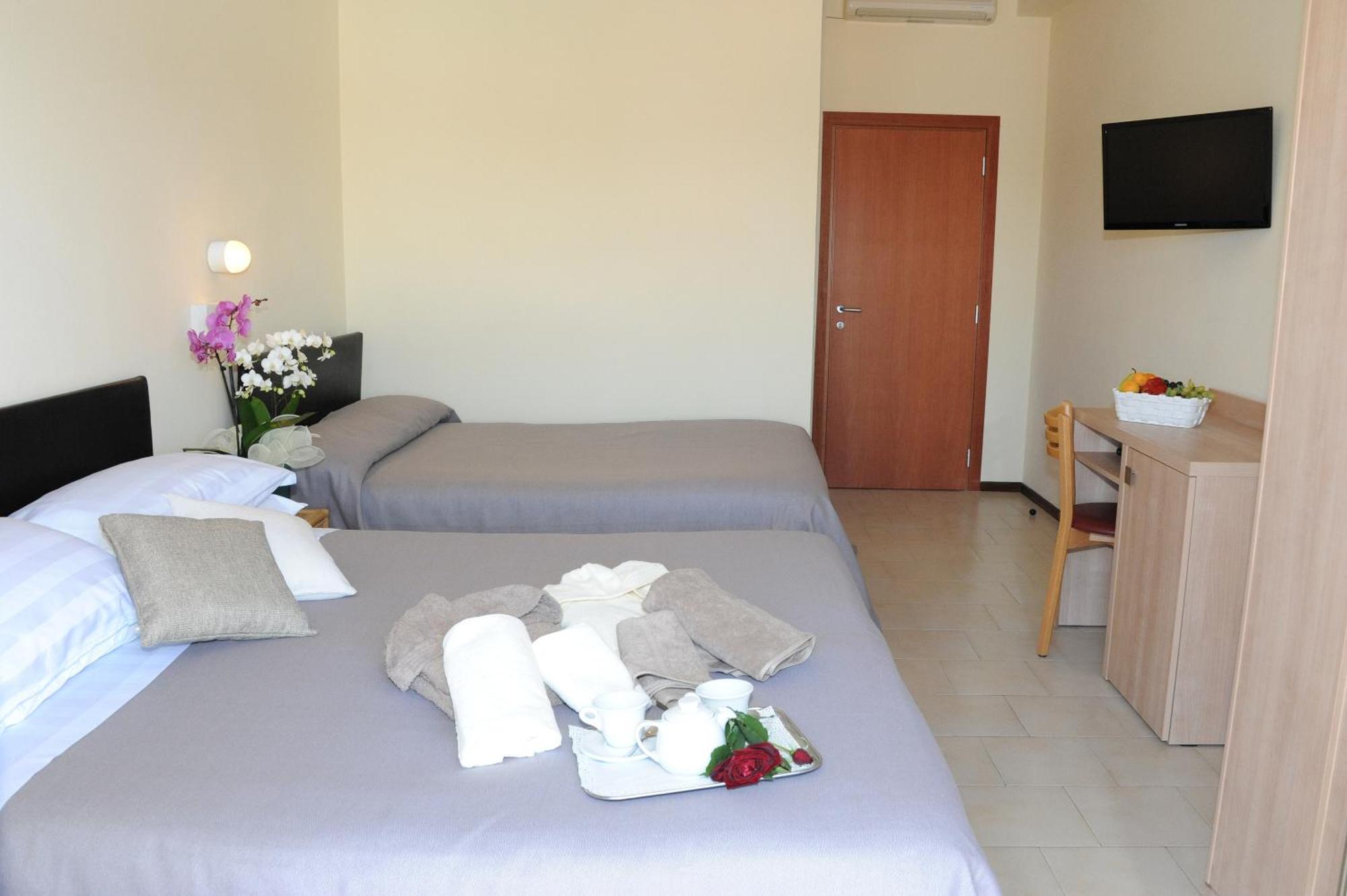 קרביה Hotel Lanzoni מראה חיצוני תמונה